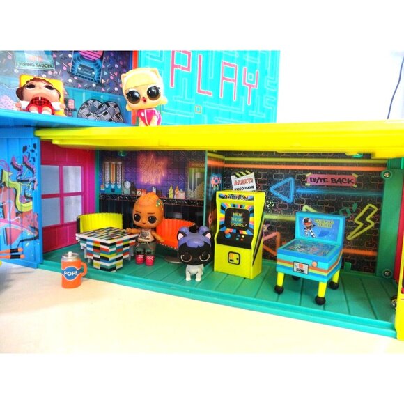 LOL Surprise Doll Club House Play-set Remix W Lots Of Dolls Pets  & Accessories - Picture 5 of 14